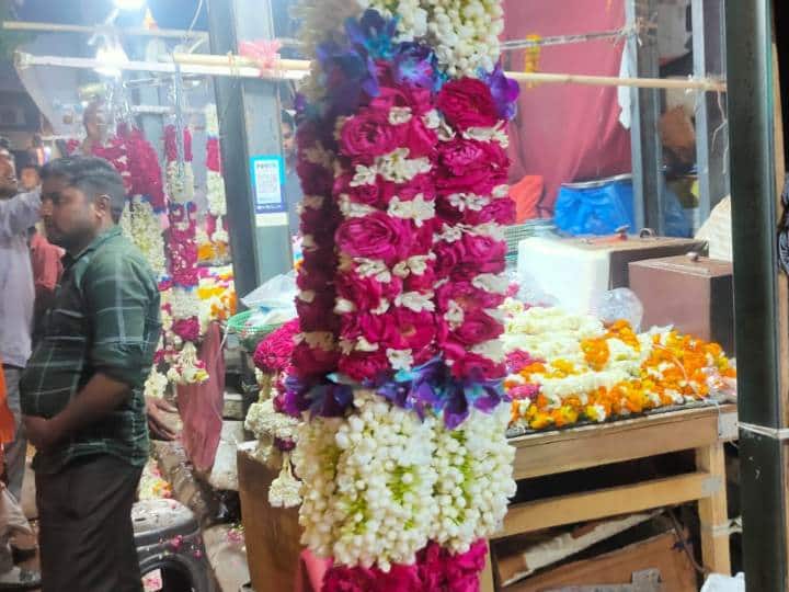 Chandni Chowk flowers demand increases in wedding season In Delhi ANN