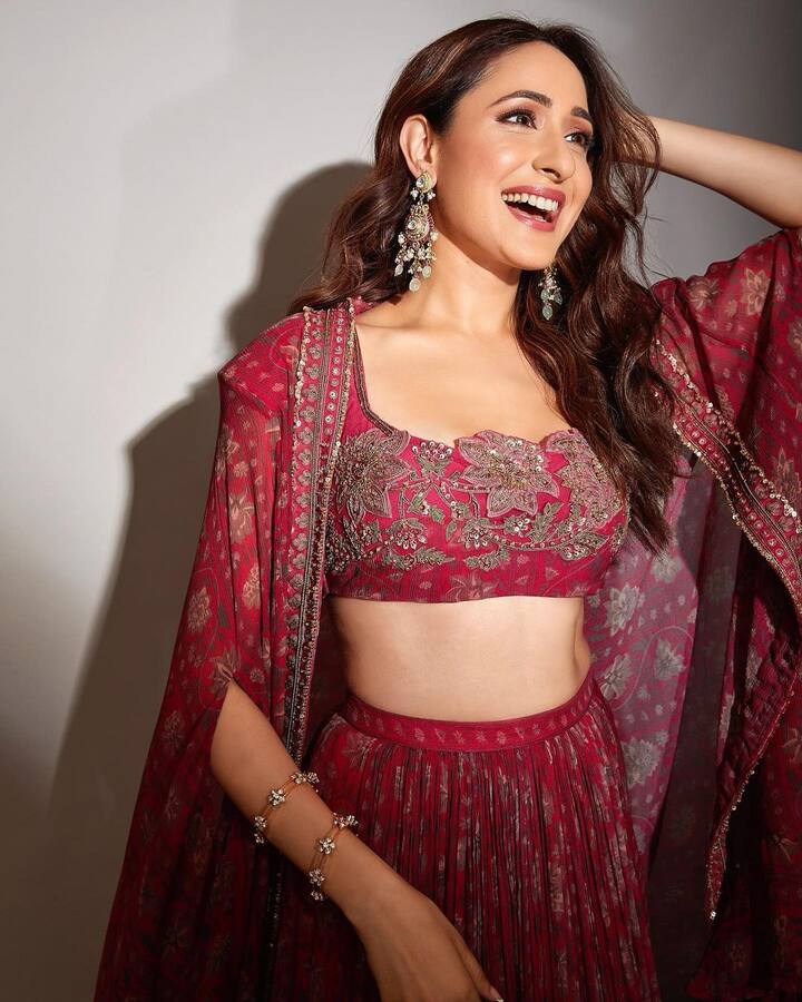 అఖండ హిట్ అయినా కూడా ఆమెకు అవకాశాలు మాత్రం పెద్దగా రావడం లేదు.