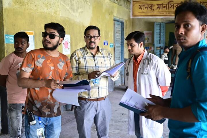 এই ছবিতে ঋতব্রত মুখোপাধ্য়ায়ের চরিত্রের নাম কুশল।