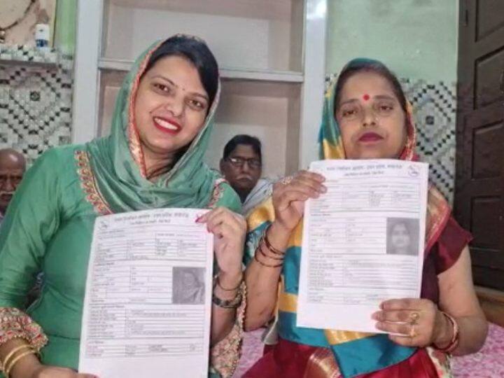 UP Nikay Chunav 2023: आगरा निकाय चुनाव के दंगल में सास को टक्कर देने मैदान में उतरी बहू, दिलचस्प हुआ मुकाबला UP Nikay Chunav 2023 Daughter-in-law filed nomination against mother-in-law in Agra ann UP Nikay Chunav 2023: आगरा निकाय चुनाव के दंगल में सास को टक्कर देने मैदान में उतरी बहू, दिलचस्प हुआ मुकाबला