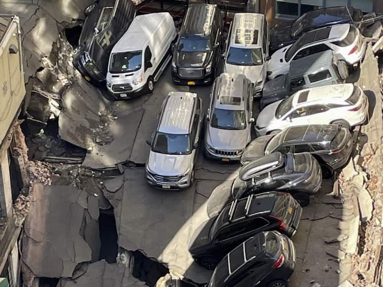 US: At Least 1 Dead, 5 Injured After Parking Structure Collapses In New York City Caught On Cam: Parking Structure Collapses In New York City, Killing 1 And Injuring Several Others