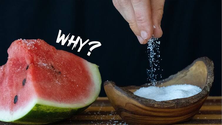 If you eat watermelon by sprinkling salt on it, then change this habit soon, know the disadvantages તરબૂચ પર મીઠું છાંટીને ખાઓ છો તો તરત જ બદલો તમારી આદત, જાણો તેના નુકસાન