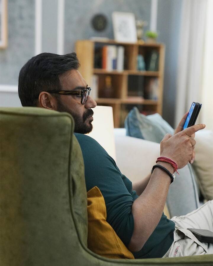 90 के दशक से अभी तक सिनेमा में तहलका मचाने वाले अजय देवगन अपनी एक फिल्म के लिए अब करोड़ों की फीस वसूलते हैं. यही वजह है कि आज वो अपने हर महंगे शौक पूरे करते हैं.