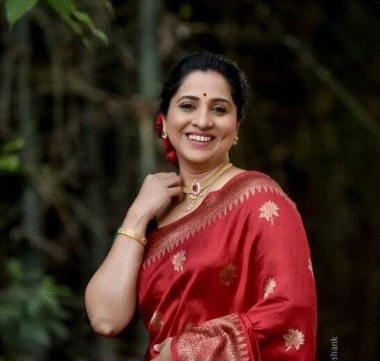 मधुराणी या त्यांच्या मुलीसोबतचे फोटो देखील सोशल मीडियावर शेअर करतात.
