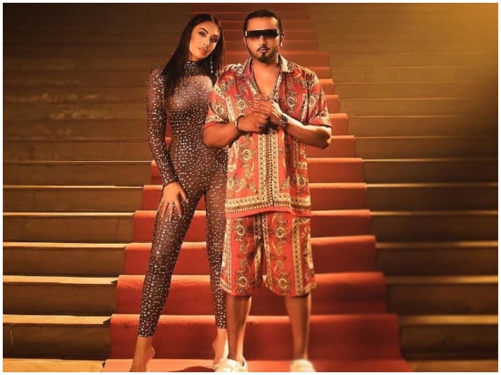 Honey Singh and Tina Thadani break up!  Both unfollowed each other, also deleted photos