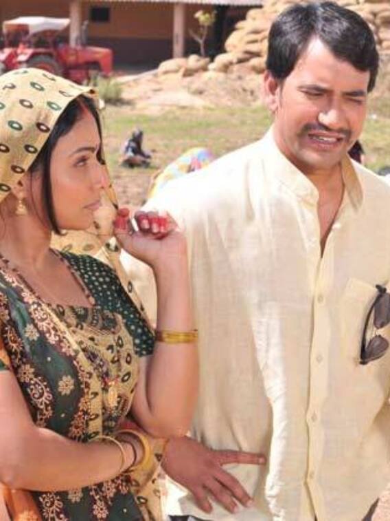 इस एक्ट्रेस को 'किस' करने से पहले कांप रहे थे निरहुआ