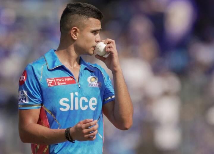 IPL 2023 Mumbai Indians Arjun Tendulkar bowling alignment not good says rashid latif pakistan IPL 2023: अर्जुन तेंदुलकर की बॉलिंग को लेकर पाकिस्तानी खिलाड़ी ने उठाया सवाल! बताया भविष्य में क्यों होगी दिक्कत