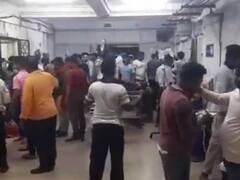 धनबाद में फास्ट फूड खाने से 100 से ज्यादा लोग हुए बीमार, अस्पताल में बेड पड़े कम, जमीन पर इलाज