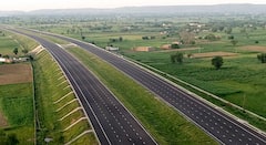 দেশজুড়ে প্রায় ১০ হাজার কিলোমিটারের অপটিক ফাইবার কেবলের পরিকাঠামো তৈরি করবে হাইওয়ে অথরিটি