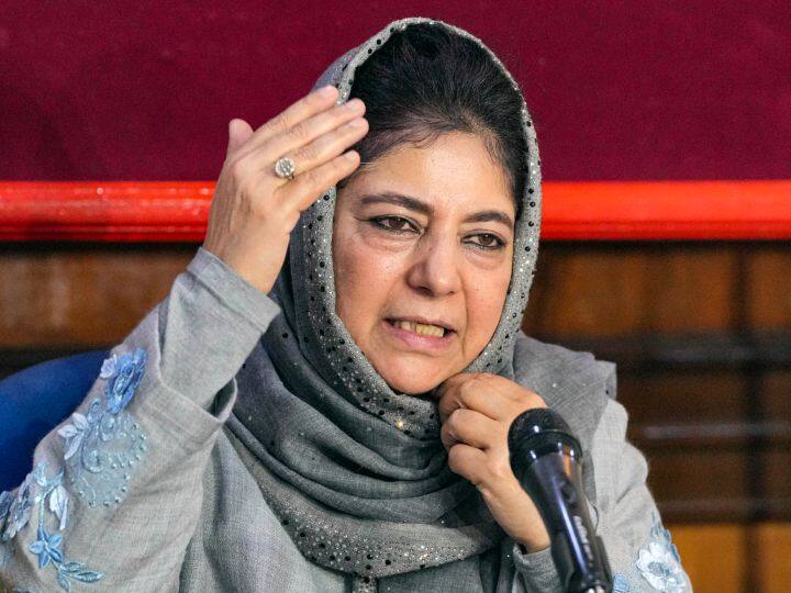 mehbooba mufti statement over pakistan and raised questions on indian media and judiciary Mehbooba Mufti Statement: महबूबा मुफ्ती का गैर जिम्मेदाराना बयान, भारतीय मीडिया और न्यायपालिका पर उठाए सवाल