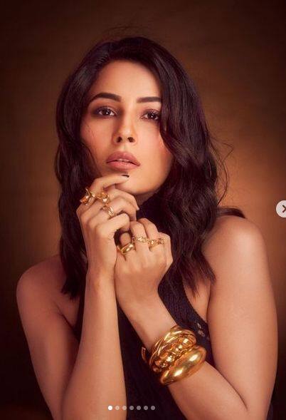 ਸਟਾਈਲਿਸ਼ ਬਲੈਕ ਆਊਟਫਿਟ 'ਚ ਸ਼ਹਿਨਾਜ਼ ਗਿੱਲ ਨੇ ਮਚਾਈ ਤਬਾਹੀ