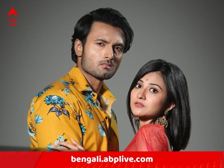 এই ব্যক্তির ঠিক কী যোগ রয়েছে রঞ্জিনির অতীতের সঙ্গে? ঈশান রঞ্জিনিকে জানিয়ে দেয়, সে তার অতীত সম্পর্কে কিছু জানতে চায় না মোটেই।