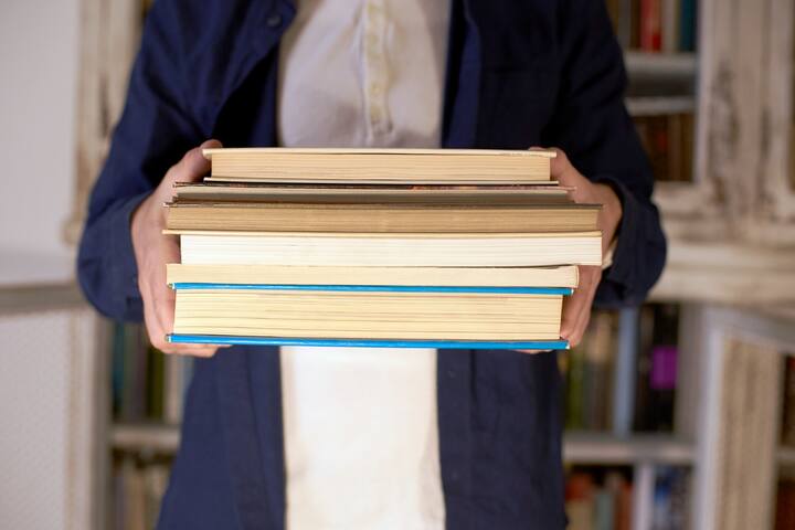 ​देश के तीसरे सबसे ज्यादा साक्षरता दर वाले राज्य की बात करें तो नार्थ-ईस्ट में स्थित खूबसूरत और शांत राज्य मिज़ोरम का नाम आता है. रिपोर्ट्स बताती हैं कि मिजोरम की साक्षरता दर 91.33% है.