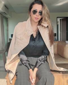 In Pics: जानिए कहां है ‘लाल दुपट्टे वाली’ गाने में गोविंदा के साथ नजर आने वाली ये खूबसूरत हसीना, एक्टिंग से दूर करती हैं ये काम