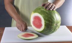 क्या तरबूज को फ्रिज में ठंडा करके खाना सही है? जवाब है 'नहीं', पढ़िए ऐसा क्यों नहीं करना चाहिए