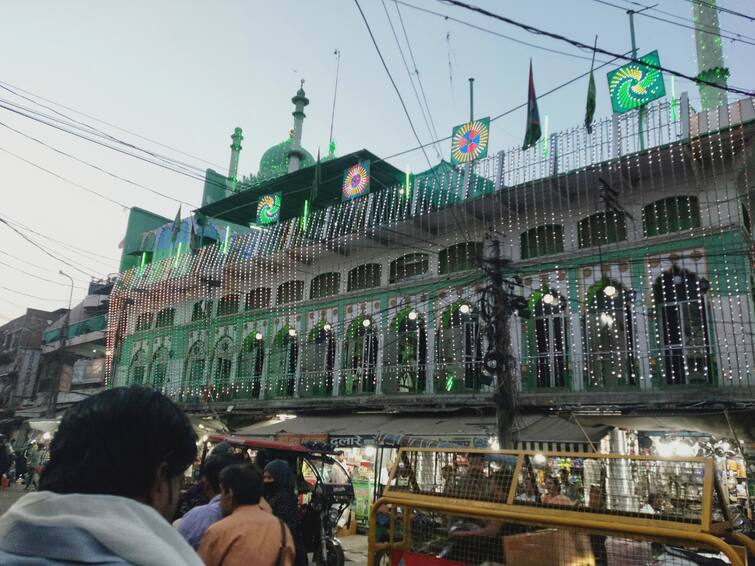 Glowing Markets, But Business Down: Unusual Prayagraj Eid Amid Panic After Atiq Ahmed Ashraf Double Murder Glowing Markets, But Business Down: Unusual Prayagraj Eid Amid Panic After Atiq-Ashraf Murders