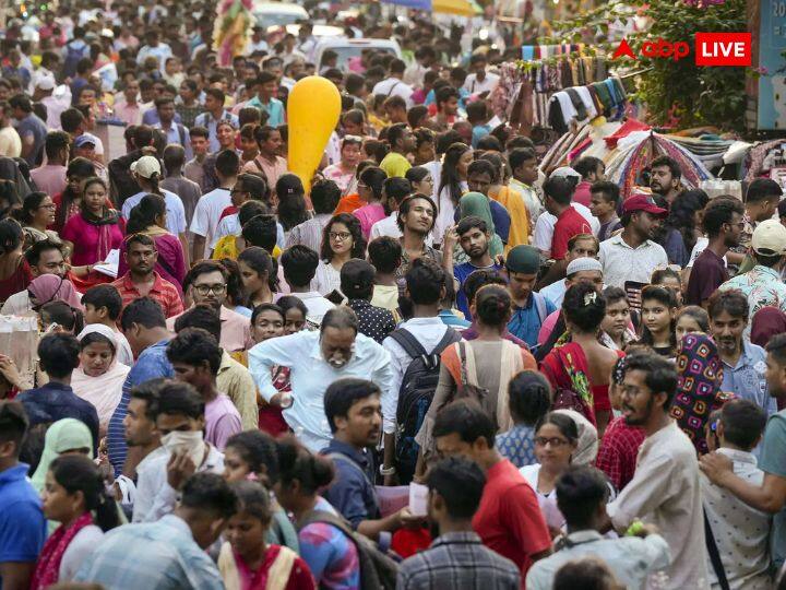 India Ahead Of China In Population But Will Large Population Can Become Demographic Dividend Or Not India Population Report 2023: जनसंख्या के मामले में भारत ने चीन को छोड़ा पीछे, पर क्या बड़ी आबादी साबित होगी 'डेमोग्राफिक डिविडेंड'!