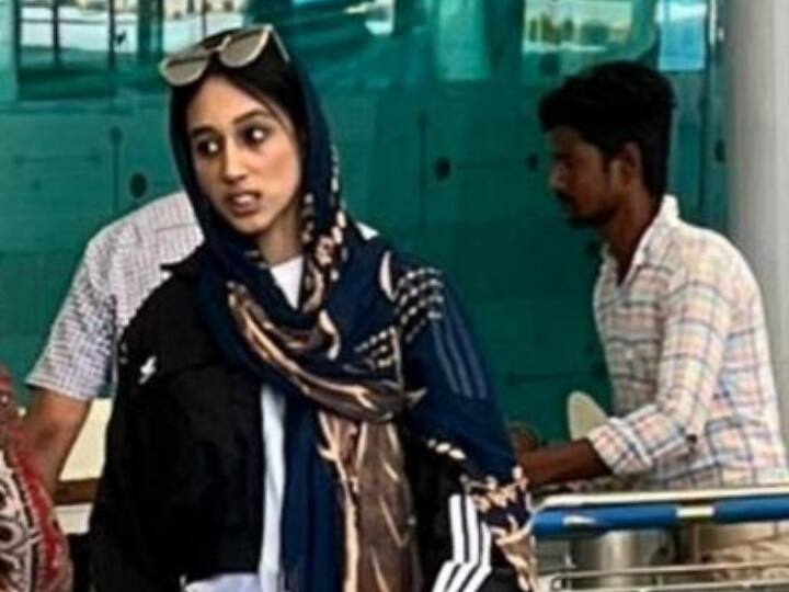 Khalistani Supporters Amritpal Singh Wife Gurinder Singh detained at Amritsar Airport trying to flying london Amritpal Singh Wife : फरार अमृतपालच्या पत्नीचा लंडनला पळून जाण्याचा प्रयत्न; अमृतसर विमानतळावरून पोलिसांनी घेतलं ताब्यात
