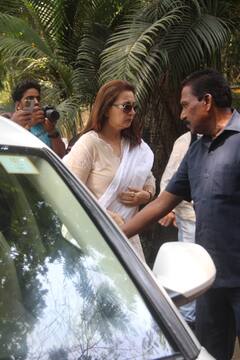 Pamela Chopra Passes Away: পামেলা চোপড়াকে শেষ শ্রদ্ধা জানাতে হাজির বলিউড তারকারা