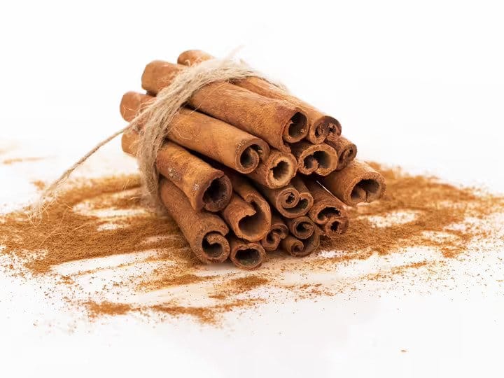 side effect of consuming cinnamon too much अब तक दालचीनी के फायदे सुने होंगे...अब इसे खाने के नुकसान भी जान लीजिए