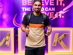 Photos: दिल्ली-कोलकाता मैच में क्या आज दुर्गा मां के भक्त को मिलेगा खेलने का मौका?