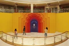 Delhi Apple Store :  दिल्लीतील अॅपल  स्टोअरचे टीम कुक यांच्या हस्ते उद्धाटन