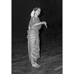 Guess Who: देश की सबसे अमीर बहू हैं फोटो में दिखने वाली ये बच्ची, बॉलीवुड स्टार्स भी हैं इनके मुरीद...शर्त लगा लीजिए नहीं पहचान पाएंगे?