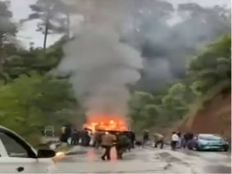 Army Vehicle Caught Fire Near Jammu Kashmir Many Army Jawans Dead Army Vehicle Caught Fire:  પૂંછ-જમ્મુ હાઈવે પર આર્મીના વાહનમાં લાગી આગ, 3-4 જવાનો શહીદ થયાની આશંકા
