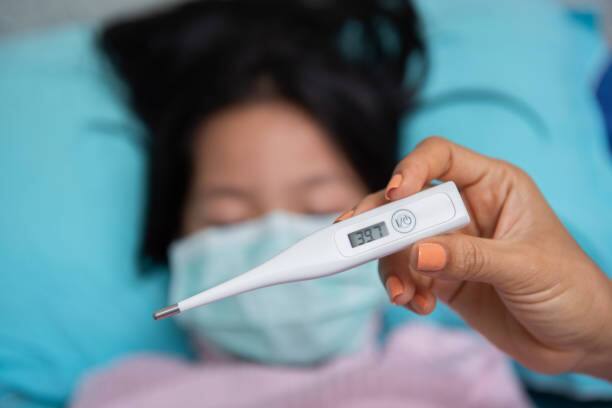 சளி பிடித்த காலத்தில் குழந்தைகளுக்கு, அதிகமான தண்ணீர் குடிக்கக் கொடுங்கள்.