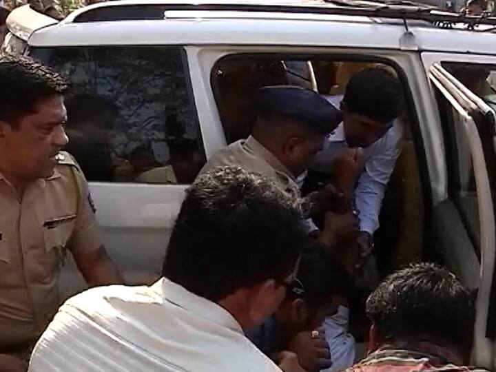 0 एप्रिल रोजी अकोल्यातून यात्रेला प्रारंभ झाला होता. उद्या (21 एप्रिल) नितीन देशमुख आणि त्यांचे सहकारी खारपण पट्ट्यातील पाणी समस्येला घेऊन उपमुख्यमंत्री आणि अकोल्याचे पालकमंत्री देवेंद्र फडणवीस यांच्या निवासस्थानासमोर जाऊन आंदोलन करणार होते.