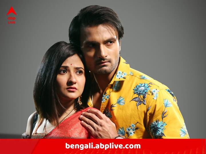 সৌমিক চট্টোপাধ্যায়ের (Soumik Chatterjee)-র পরিচালনায় তৈরি হয়েছে নতুন এই সিরিজ। অভিনয়ে শন ছাড়াও রয়েছেন ঐশ্বর্য্য সেন (Aishwariya Sen), সুব্রত দত্ত (Subroto Dutta), অদৃজা ঘোষ, অনু চট্টোপাধ্যায়, সুমি চক্রবর্তী, তরুণ চক্রবর্তী ও অন্যান্যরা।