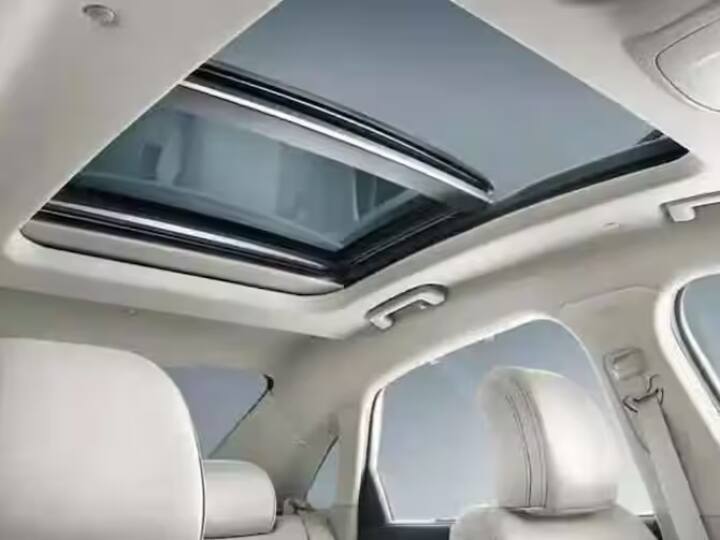 Sunroof car disadvantage know the reason you should buy sunroof car or not see the details here Sunroof Cars Disadvantages: सनरूफ कार खरीदने जा रहे हैं, तो एक बार इन बातों पर भी गौर कर लेना 