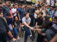 Delhi: Rahul Gandhi Interacts With Students Preparing For UPSC, SSC Exams In Mukherjee Nagar. In Pics