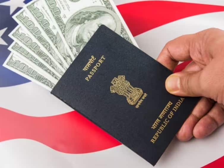 US Student Visa Appointments for Indians to be Increased by 30 Percent US Student Visa Appointments for Indians : भारतीयांसाठी अमेरिका स्टुडंट व्हिसा अपॉइंटमेंट 30 टक्क्यांनी वाढवणार