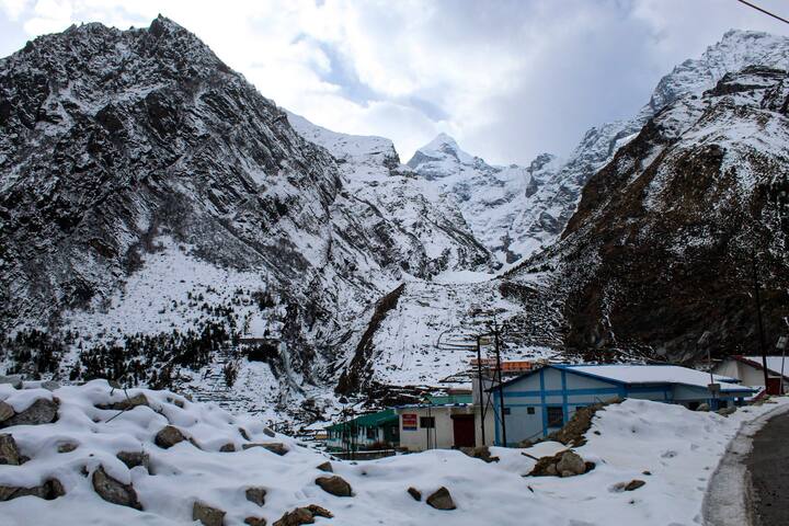 केदारनाथमध्ये काही ठिकाणी पाऊस आणि बर्फवृष्टी होण्याची शक्यता आहे