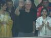IPL 2023: दिल्ली- कोलकाता का मैच देखने पहुंचे एप्पल CEO टिम कुक, पति आनंद आहूजा के साथ दिखीं सोनम कपूर