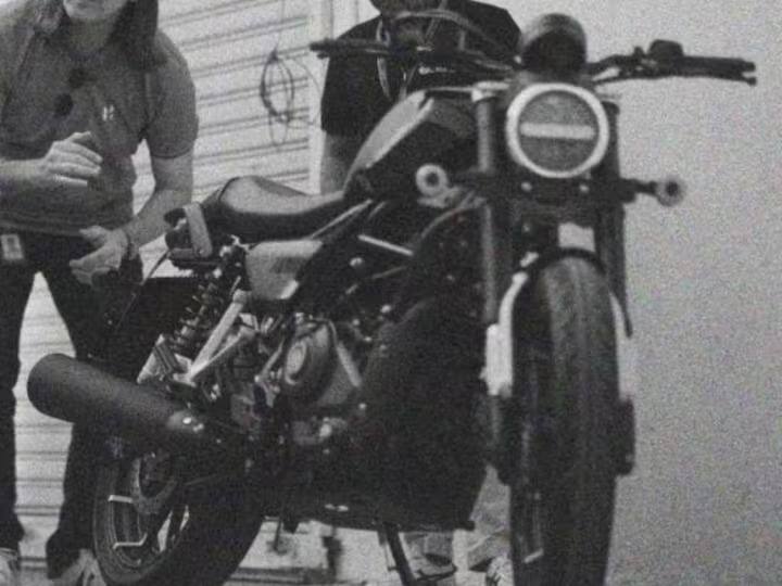 Upcoming Bikes: रॉयल एनफील्ड को टक्कर देने आ रही हैं हीरो-हार्ले और बजाज ट्रायंफ की बाइक, जानिए क्या है खासियत Hero Harley and Bajaj Triumph will launch two new bikes to rival with Royal Enfield bikes Upcoming Bikes: रॉयल एनफील्ड को टक्कर देने आ रही हैं हीरो-हार्ले और बजाज ट्रायंफ की बाइक, जानिए क्या है खासियत