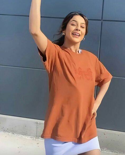 ਸ਼ਹਿਨਾਜ਼ ਗਿੱਲ ਨੇ ਪਿੰਕਵਿਲਾ ਨਾਲ ਗੱਲ ਕੀਤੀ, ਜਿੱਥੇ ਉਸਨੇ ਆਪਣੀ ਪਹਿਲੀ ਫਿਲਮ 'ਕਿਸੀ ਕਾ ਭਾਈ ਕਿਸੀ ਕੀ ਜਾਨ' ਵਿੱਚ ਸਲਮਾਨ ਖਾਨ ਨਾਲ ਕੰਮ ਕਰਨ ਦੇ ਆਪਣੇ ਅਨੁਭਵ ਬਾਰੇ ਦੱਸਿਆ।