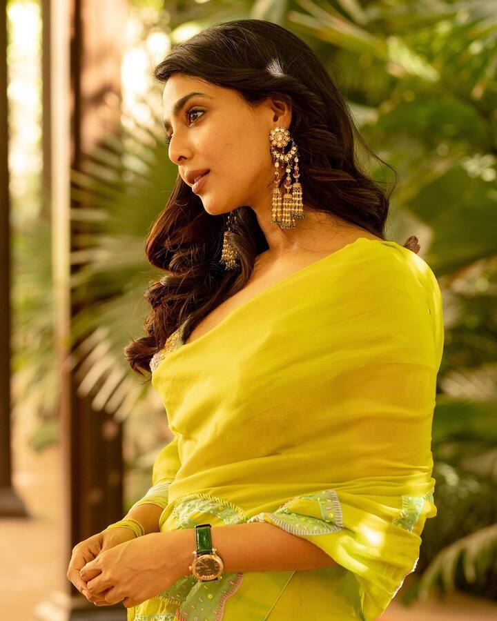 பொன்னியின் செல்வன் படத்தில் பூங்குழலியாக நடித்து ரசிகர்களின் மனங்களில் இடம் பெற்றவர், ஐஸ்வர்யா லட்சுமி.