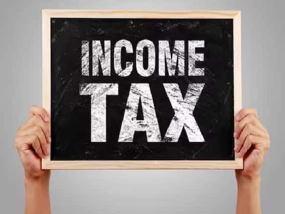 આ મહિનાની સાથે જ નવું નાણાકીય વર્ષ 2023-24 (FY24) શરૂ થઈ ગયું છે. આ સાથે દરેકે ખાસ કરીને ટેક્સેબલ સ્લેબમાં આવતા લોકોએ વધુમાં વધુ ટેક્સ બચાવવાનો પ્રયાસ શરૂ કર્યો છે. બે પ્રકારની કર પ્રણાલીએ કરદાતાઓ માટે આ કાર્યને પહેલા કરતાં વધુ મુશ્કેલ બનાવ્યું છે. ચાલો જાણીએ કે કઈ સિસ્ટમમાં કેટલા ફાયદા છે…