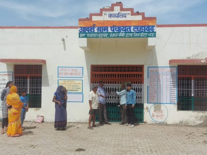 Rajasthan Sarpanch Sangh work boycott locks hanging in panchayat buildings ANN Rajasthan: राजस्थान सरपंच संघ के आह्वान पर प्रदेश भर में पंचायतों पर लटके ताले, सरपंचों ने दिया अल्टीमेटम