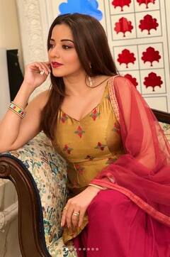 Monalisa: ਬੋਲਡ ਲੁੱਕ ਲਈ ਮਸ਼ਹੂਰ ਮੋਨਾਲੀਸਾ ਨੇ ਸਾਦੇ ਸੂਟ 'ਚ ਮਚਾਈ ਤਬਾਹੀ, ਸਾਦਗੀ ਦੇਖਦੇ ਰਹਿ ਗਏ ਪ੍ਰਸ਼ੰਸਕ