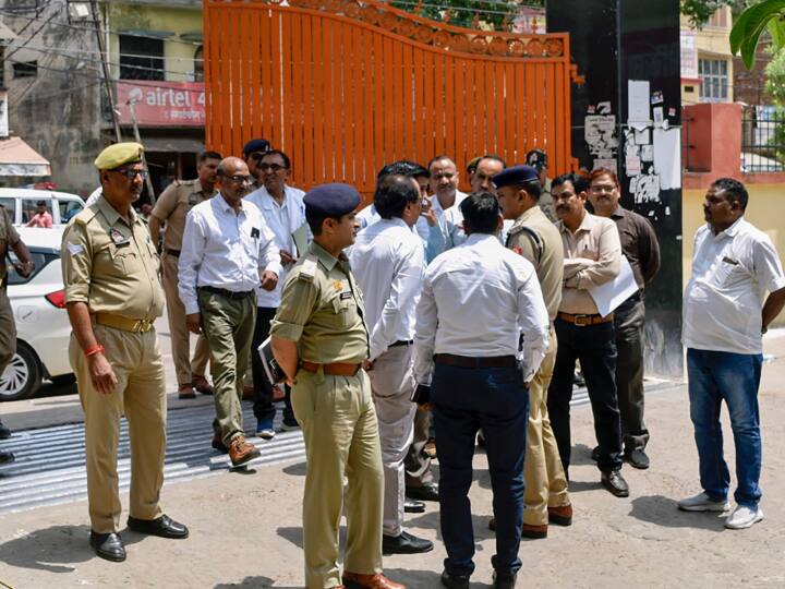 जब पुलिस उन्हें चिकित्सा परीक्षण के लिए काल्विन अस्पताल में लेकर दाखिल हुई उसी दौरान गोली मारी गई. हमलावरों को उसी समय गिरफ्तार कर लिया गया था.