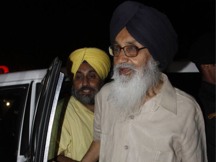 Shiromani Akali Dal Patriarch Parkash Singh Badal Hospitalised In Punjab Due To Breathing Difficulties SAD Patriarch Parkash Singh Badal Hospitalised In Punjab Due To Breathing Difficulties