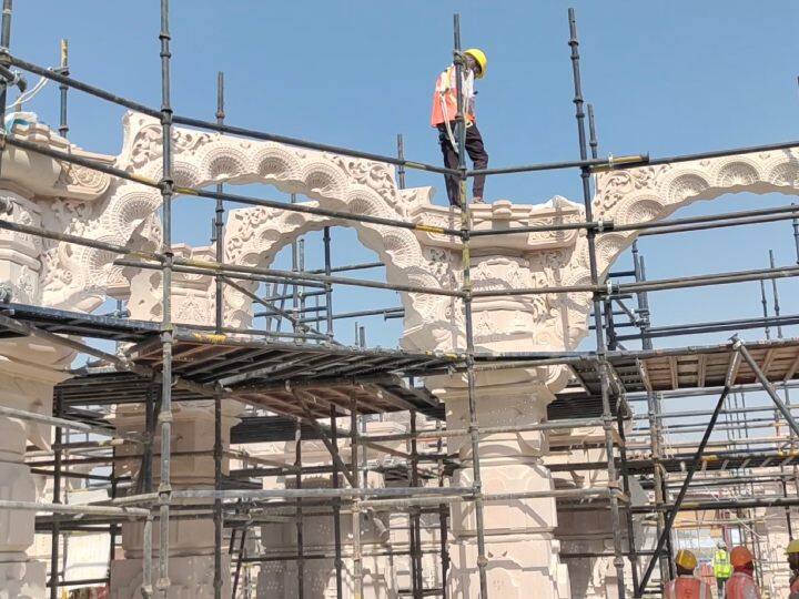 अयोध्या भारत की सबसे लोकप्रिय पर्यटन स्थल के रूप में विकसित होने जा रही हैं भगवान रामलला के मंदिर के अलावा 5 ऐसे प्रोजेक्ट जोड़े जा रहे हैं जो अयोध्या शहर को विदेश जैसा बना देंगे.