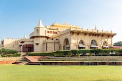 Noor Us Sabah Palace: 'बाबा निराला' के इस 'आश्रम' में मेहमान बनकर रुक सकते हैं आप! बस खर्च करने होंगे इतने पैसे