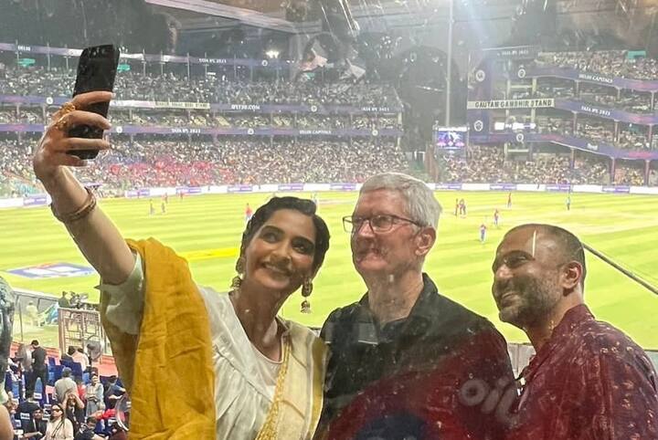 Sonam took to Instagram to share pictures of herself with Tim and Anand enjoying the match.