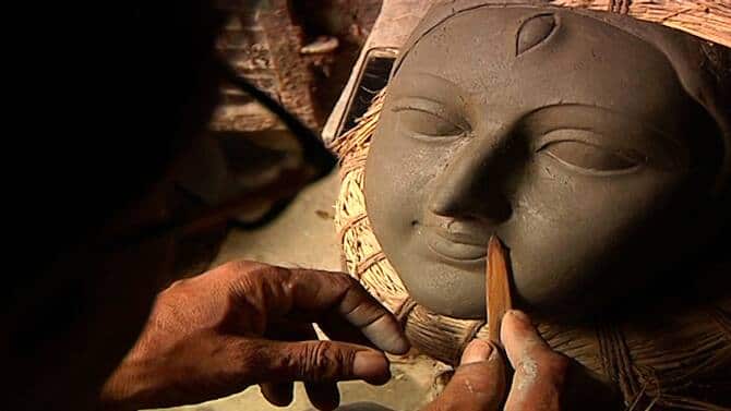 বৈশাখ। নতুন বছর। নতুন উদ্যমে জেগে উঠেছে কুমোরটুলি।