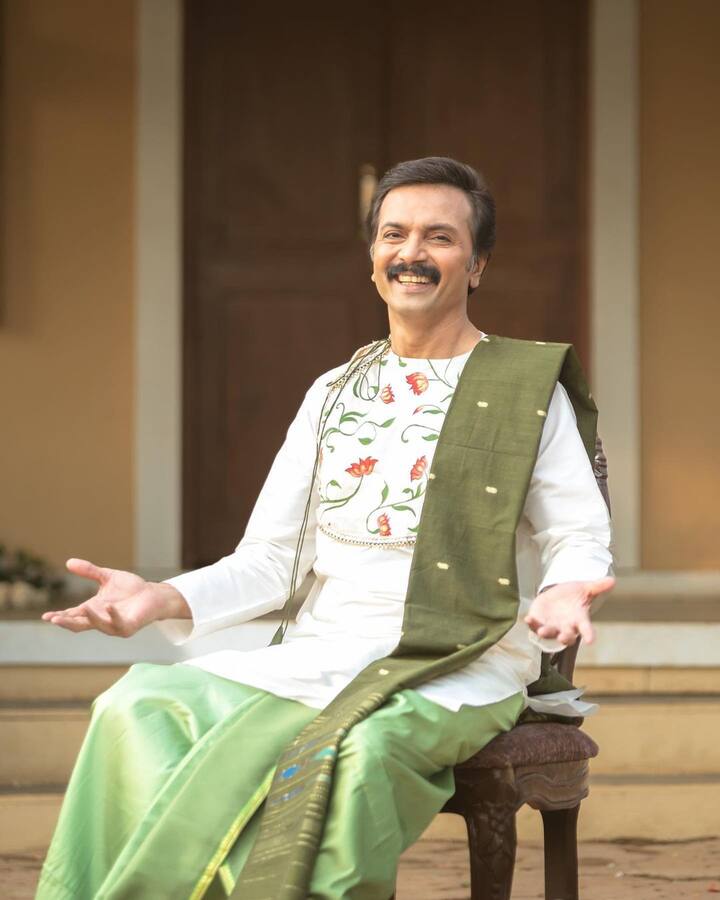 छोट्या पडद्यावरील आई कुठे काय करते (Aai Kuthe Kay Karte)   या मालिकेमधील अभिनेते मिलिंद गवळी (Milind Gawali)  हे अनिरुद्ध ही भूमिका साकारतात.