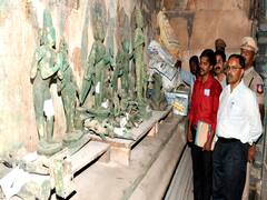 சீர்காழி சட்டை நாதர் கோயிலில் கிடைத்த சிலைகள் குறித்து தற்போது எந்த முடிவுக்கும் வர முடியாது - மாவட்ட ஆட்சியர் விளக்கம்